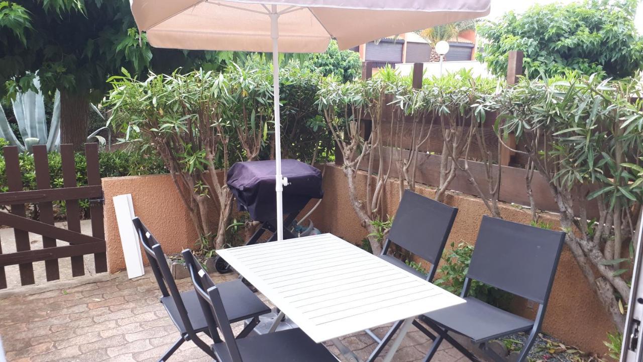 Studio cabine avec jardinet à 30 m de la plage, au calme. Gruissan Exterior foto